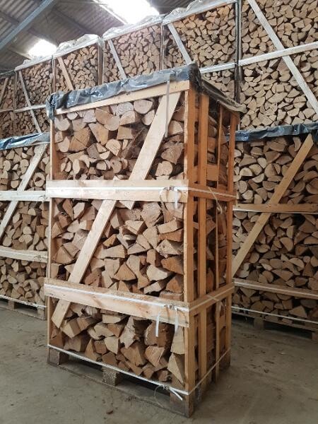 Buchenholz kammergetrocknet Halbe LKW-Lieferung – 20 RM ofenfertig & effizient